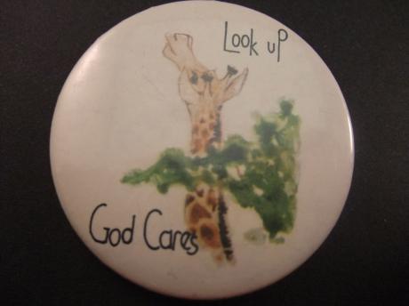 Giraf look up God cares